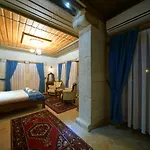 Hotel Shoestring Stone House 3*