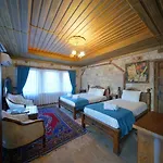Shoestring Stone House Hotel 3*