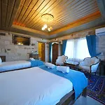 Shoestring Stone House Hotel