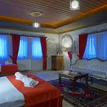 Hotel Shoestring Stone House