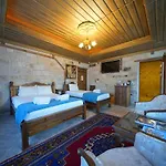 Shoestring Stone House Hotel 3*
