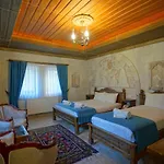 Shoestring Stone House Hotel 3*