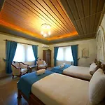 Shoestring Stone House Hotel
