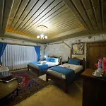 Hotel Shoestring Stone House 3*