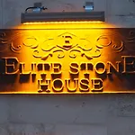 Shoestring Stone House 3*