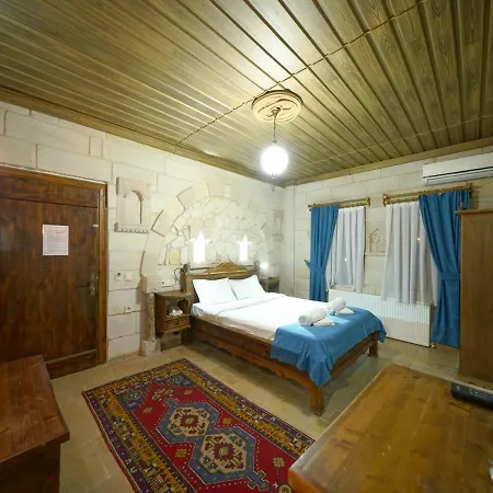 Shoestring Stone House Hotel