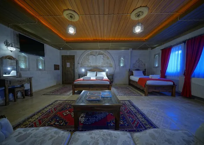 Shoestring Stone House 3*