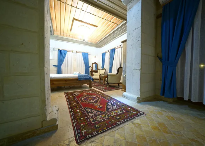 Hotel Shoestring Stone House