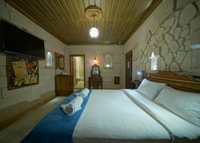 Shoestring Stone House Hotel