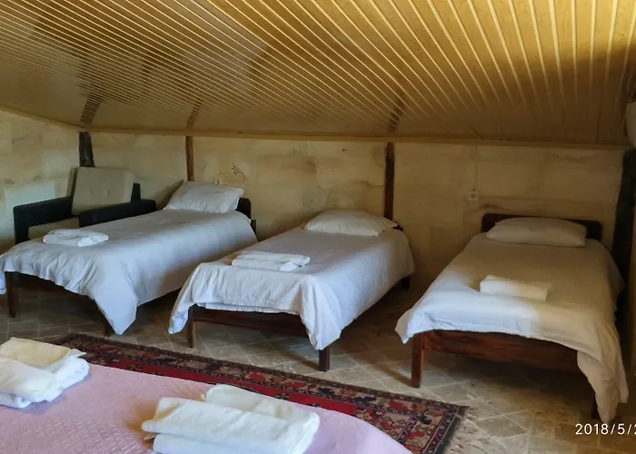 Shoestring Stone House Hotel 3*