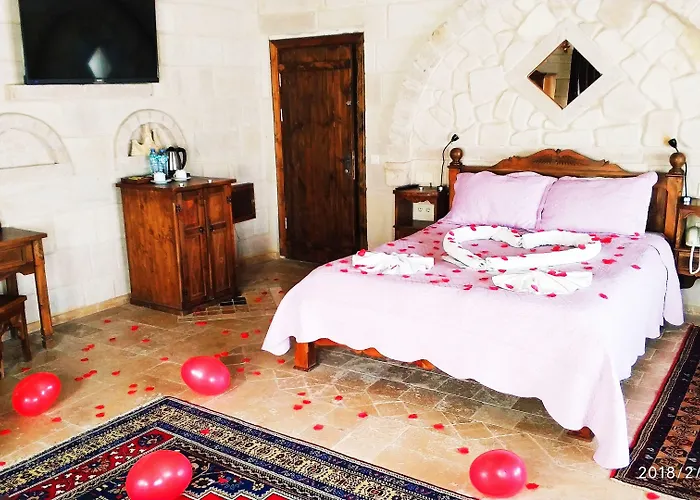 Hotel Shoestring Stone House